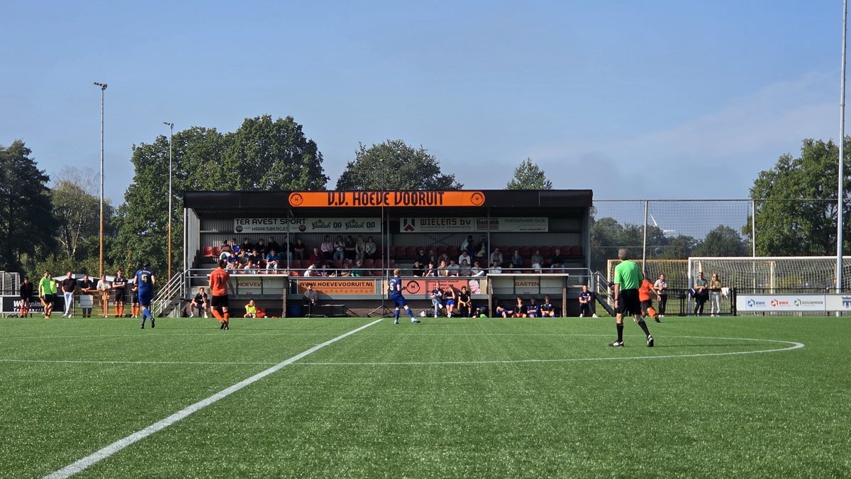 niek92jansen's tweet photo. โฝ VV Hoeve Vooruit ๐ VV Reutum
๐
04-10-2026
โ๏ธ 3-3
๐ Zondag Vijfde Klasse A, district Oost
๐ท๏ธ 60 toeschouwers
๐ Sportpark 't Meuken, St. Isidorushoeve ๐ณ๐ฑ
Ploegen onderin Vijfde Klasse spelen gelijk.
#HoeveVooruit #vvReutum #StIsidorushoeve #Reutum #groundhopping @vvreutum https://t.co/656RWV7bgn