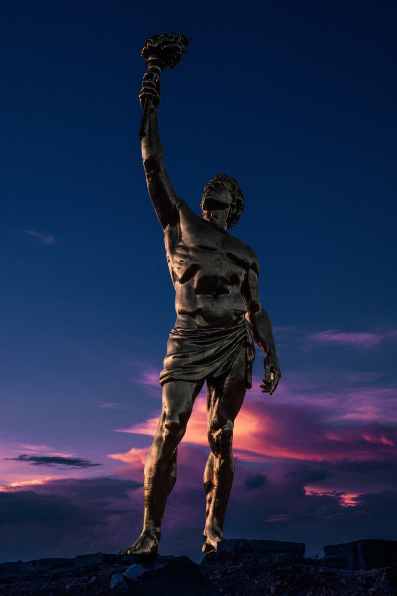 texas_lizard's tweet photo. May the light of consciousness be carried beyond the horizon the gods drew for us. https://t.co/x4w8PbEgCH