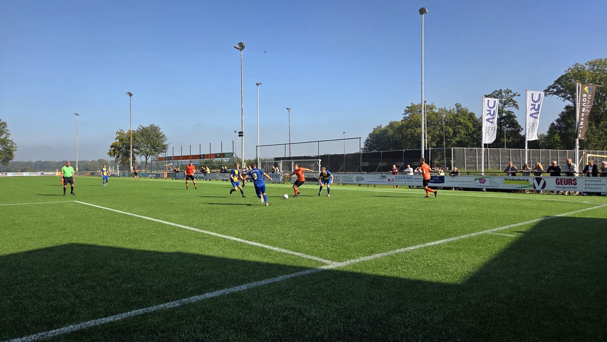 niek92jansen's tweet photo. โฝ VV Hoeve Vooruit ๐ VV Reutum
๐
04-10-2026
โ๏ธ 3-3
๐ Zondag Vijfde Klasse A, district Oost
๐ท๏ธ 60 toeschouwers
๐ Sportpark 't Meuken, St. Isidorushoeve ๐ณ๐ฑ
Ploegen onderin Vijfde Klasse spelen gelijk.
#HoeveVooruit #vvReutum #StIsidorushoeve #Reutum #groundhopping @vvreutum https://t.co/656RWV7bgn