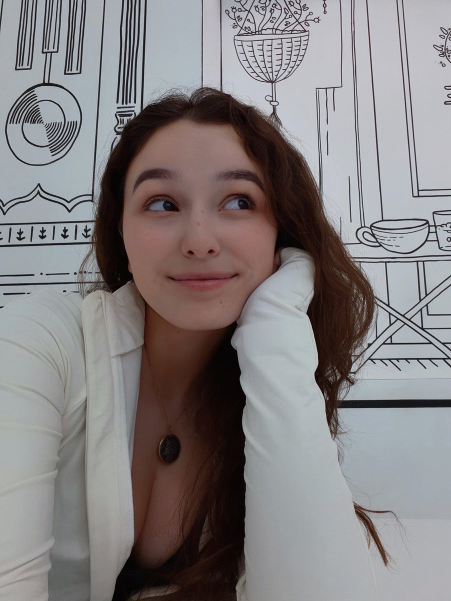 LeanaxLovings's tweet photo. I was at the 2D café in Budapest earlier, and had the fluffiest pancakes! It’s so so so tasty. 🥰 https://t.co/cagS48jrMS