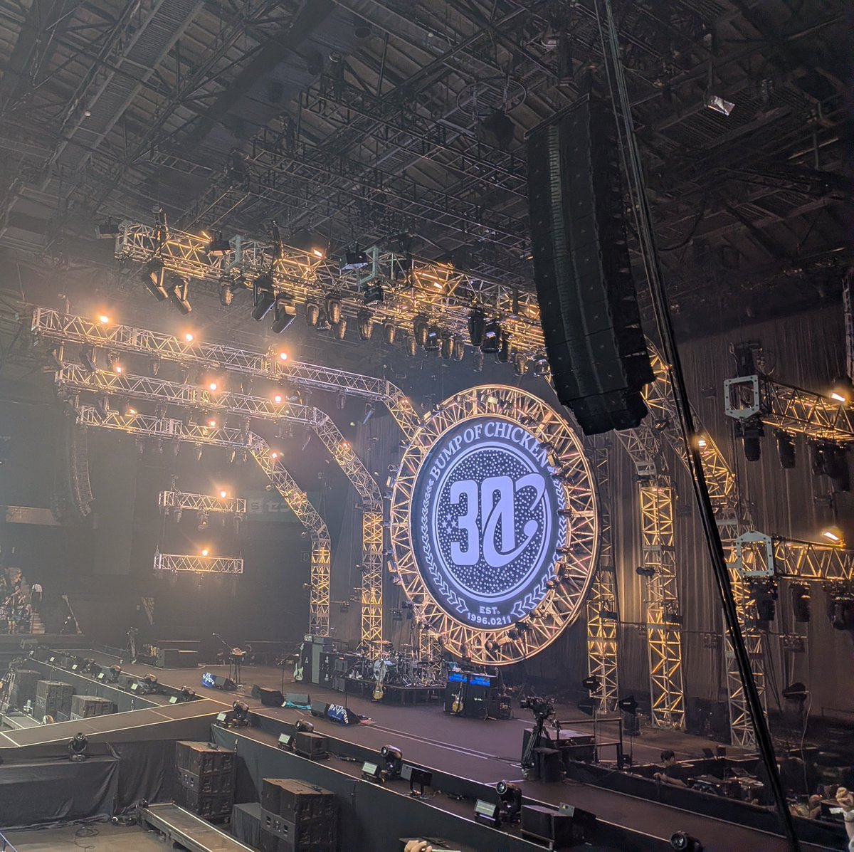 nomonbulan's tweet photo. 無事帰宅しました（帰宅までがライブです…）めちゃくちゃ楽しかったです。
スタンド席Ｂ近すぎてこれ一番安い席なのほんとに…？って思いました。
#RatioClavis https://t.co/fFSLJWRwvm