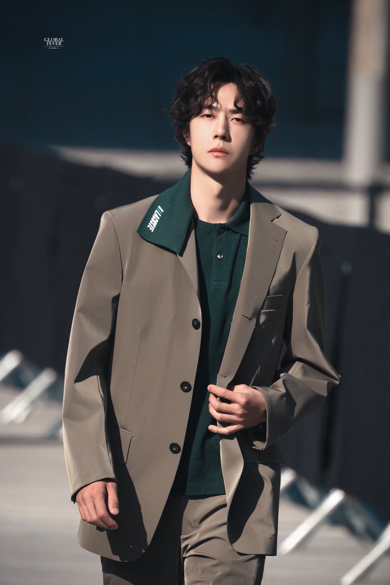 wxyzybxz's tweet photo. 261004 Wang Yibo at Lacoste Paris Show 🐊 

Beyond Sports. Beyond Elegance. 

cr GlobalFever全球热丨0805x1005
WANG YIBO LACOSTE NO WHITE
#WangYiboPFWxLacosteSS27 https://t.co/N6HxF4ArGA