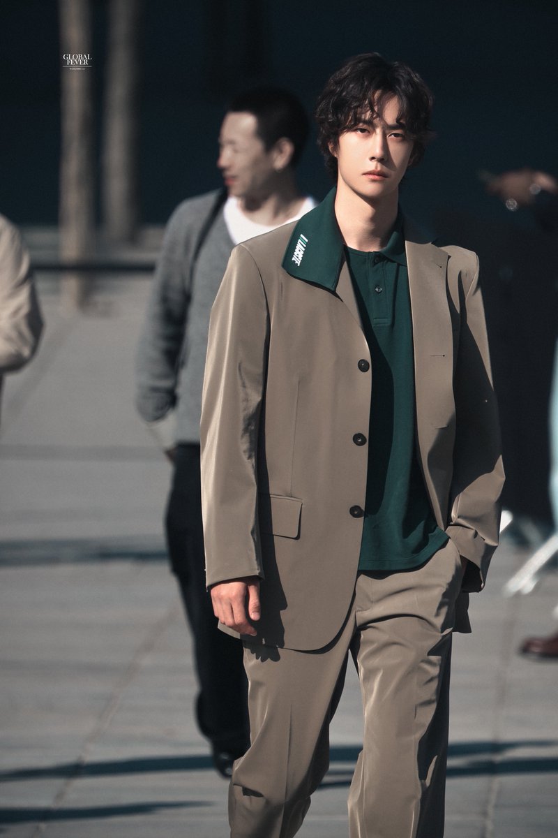 wxyzybxz's tweet photo. 261004 Wang Yibo at Lacoste Paris Show 🐊 

Beyond Sports. Beyond Elegance. 

cr GlobalFever全球热丨0805x1005
WANG YIBO LACOSTE NO WHITE
#WangYiboPFWxLacosteSS27 https://t.co/N6HxF4ArGA