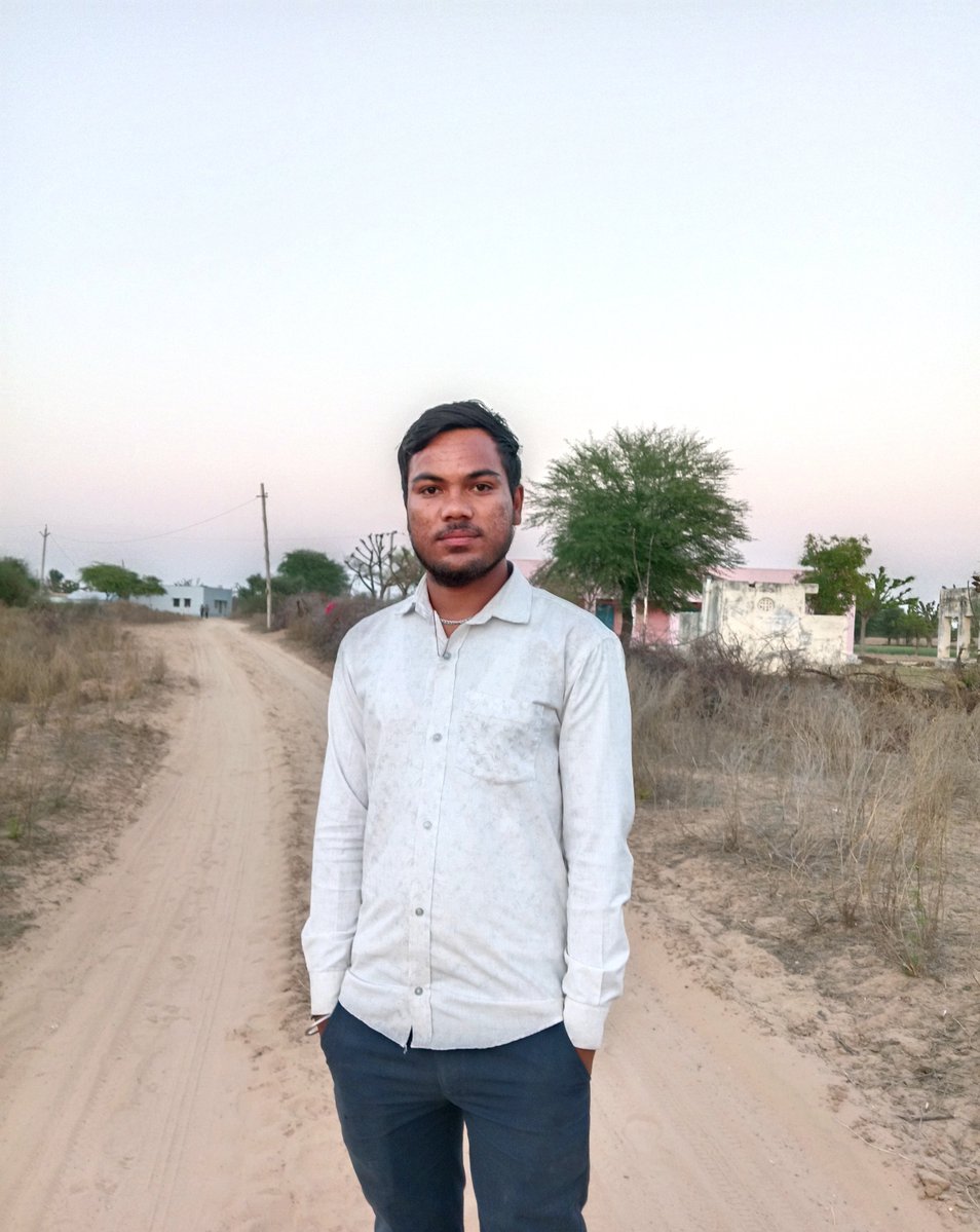 AshokSelwar's tweet photo. अपना ज़माना आप बनाते हैं अहले दिल, हम वो नहीं कि जिसको ज़माना बना गया। जो बदल दें बहाव धारों के। कि ख़ुद अपने ही हाथों से बना करती हैं तक़दीरें।

@AshokSelwar #AshokMeghwal #SelwarDhananwan #NewPost https://t.co/5muQfhUm1f