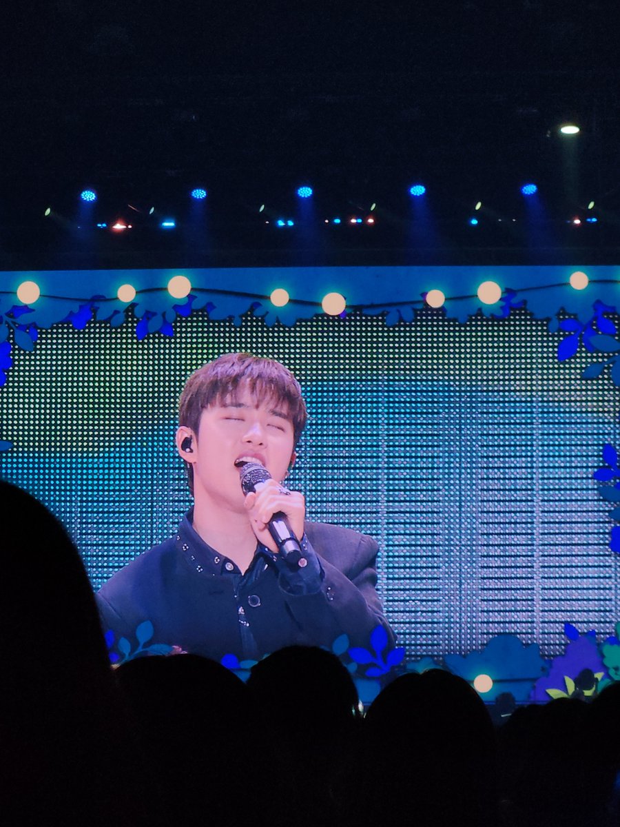 blackyeyee's tweet photo. 도경수 콘서트 준비한다고 고생했고 많은 억까로 인해 장소가 바꼈지만 엄청난 음향과 시야를 보여줘서 고맙고 콘서트 내내 행복해보여서 기분이 더 좋았음! 최고로 잘 즐긴듯!!!
셋리도 너무 완벽해서 보는 내내 도파민이 싹 돌았음!! 다음 스케줄까지 푹 쉬고 맛있는거 많이 먹고 아프지 말고 또보자 https://t.co/qiWB9jNgV3