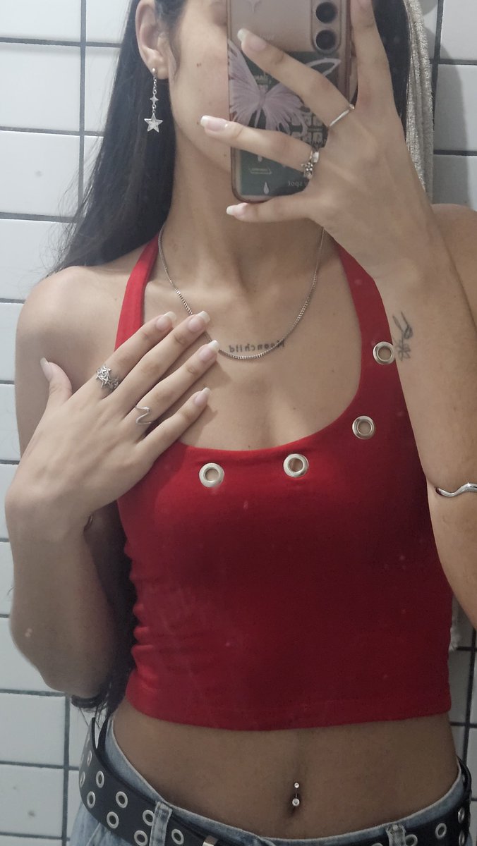 moonchildmari's tweet photo. o voto é secreto! ⭐️ https://t.co/5Kmw1Nc6B1