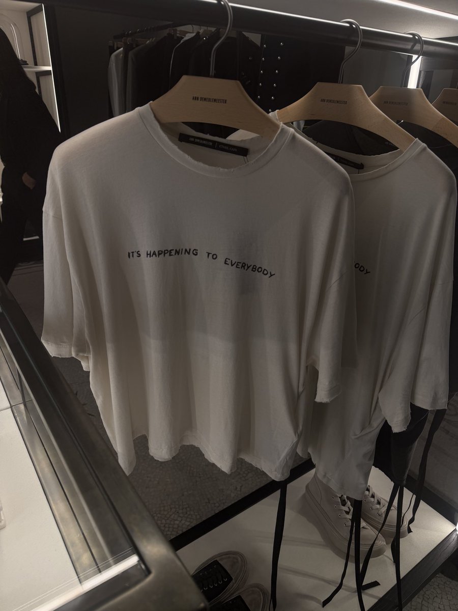 YEORBlT's tweet photo. thsirt are 330€ each 
limited to paris location https://t.co/h115AkVUvO