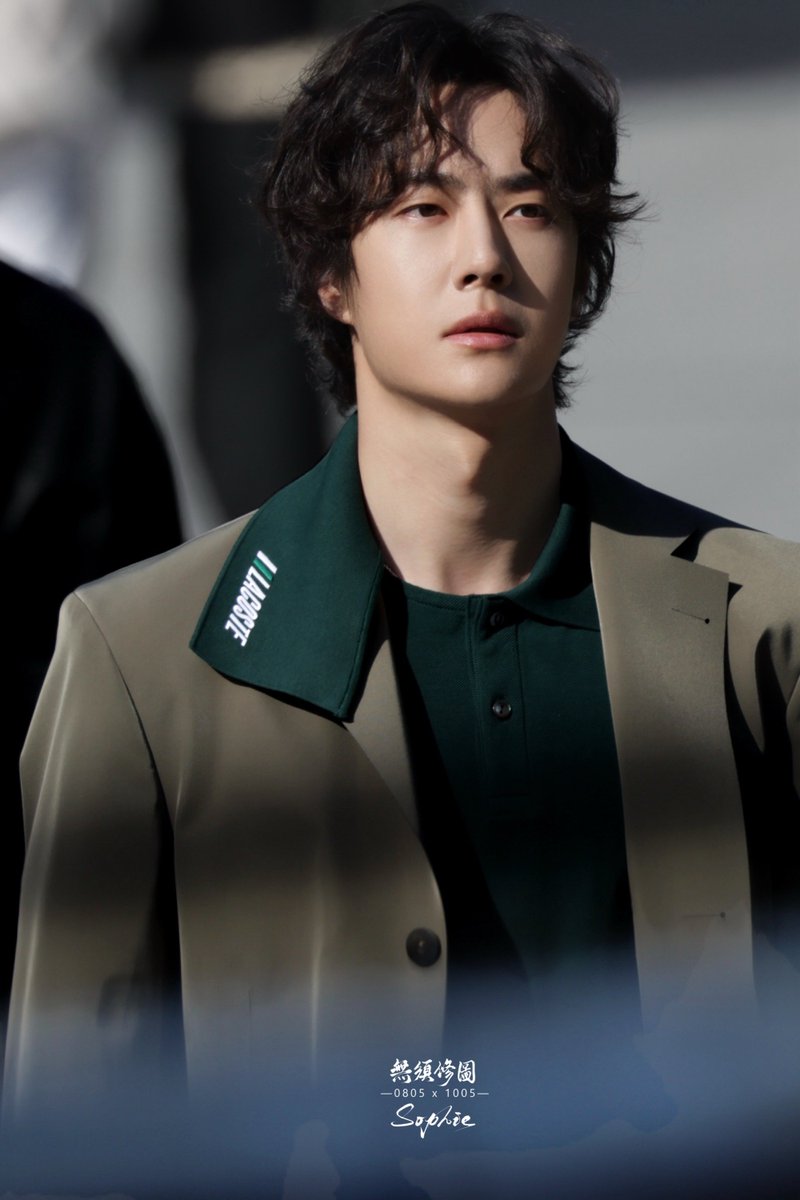 wxyzybxz's tweet photo. 261004 Wang Yibo at Lacoste Paris Show 🐊 

After the show 

cr 无须修图丨0805x1005
WANG YIBO LACOSTE NO WHITE
#WangYiboPFWxLacosteSS27 https://t.co/tWLvesCVDb