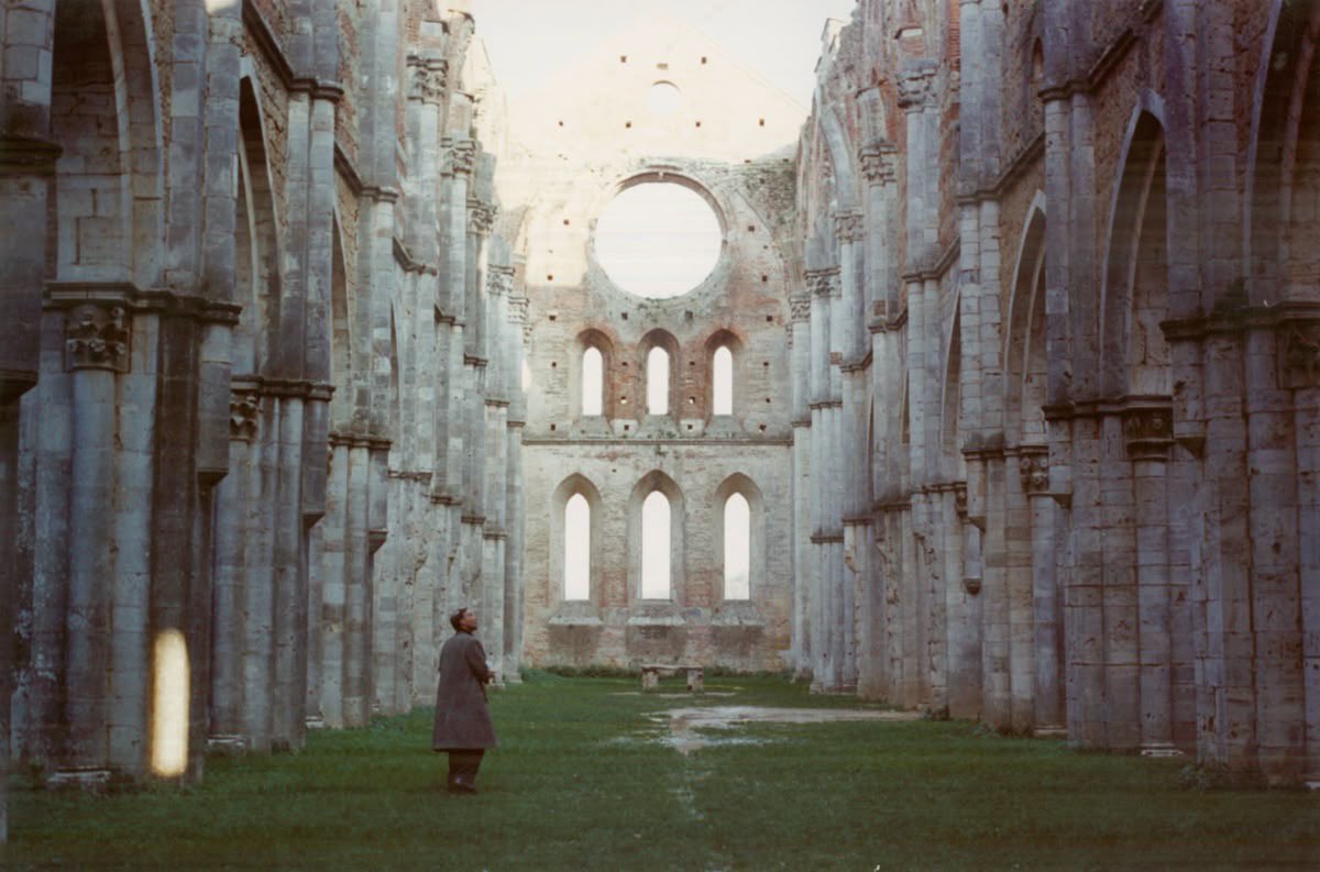leechianvesp's tweet photo. nostalgia (1983), dir. andrei tarkovsky https://t.co/3ICUOJ2aVX