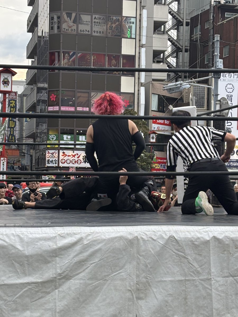wwafc1's tweet photo. ゴギブリ商会vsサブミッション職人コンビ
橋之介選手の勝利‼️
#TTTpro
#アクロバトル商店会フェス https://t.co/ttKVCaePHz