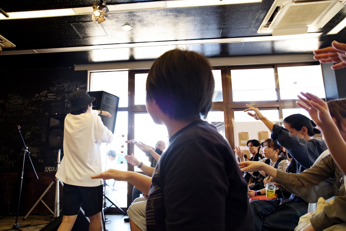 GATCHAN_atelier's tweet photo. 「#バンド甲子園」決勝公開ステージ。

入賞はできませんでしたが、全力でアトリエバンドらしく会場をブチ上げました！

SNS人気投票してくれた方、そして遠方まで駆け付けてくれたサポーター・音楽仲間。本当にありがとう。みんなの応援がどれだけ心強かったか。

悔しいですが、賞レース決勝でも通用したことは、これからの自信にしていきます！

※Photo by shige