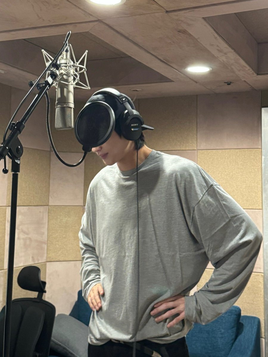 byeonwoonist's tweet photo. singer wooseok solo album when? 😌 https://t.co/V9gZnFmsIv