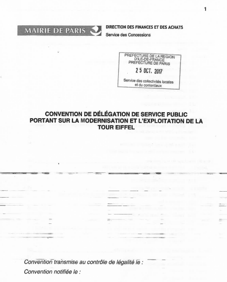 mtwit75's tweet photo. Tour Eiffel - éviction du personnel féminin pendant une visite privée. La convention entre la Ville de Paris et la société d'exploitation (détenue par elle) prévoit expressément que, pour s'assurer de la neutralité de l'exploitation, la Ville doit donner son agrément préalable à toute réservation privée d'espaces publics du site et doit en être notifiée un mois avant ➡️ Qui, à la mairie de Paris, a reçu la notification de la visite privée de la délégation religieuse avant l'ouverture au public ❓Logiquement au sein de la Direction des Finances et des Achats - Service des Concessions ❓ Si aucune des visites privées n'est notifiée, en contradiction donc avec la convention, le service concerné a-t-il réagit une seule fois❓ ➡️ Comment le maire socialiste de ParisCentre, qui préside la société, peut-il dire qu'il n'a pas a être informé des visites protocolaires, alors que la convention précise explicitement que la mairie doit être informée des privatisations ❓ ✅ Enfin, concernant le personnel, le Titre 6 (Article 6.1 / 7.3) rappelle que le délégataire doit à tout moment « respecter l'ensemble des règles sociales applicables à son personnel » (droit du travail, non-discrimination).