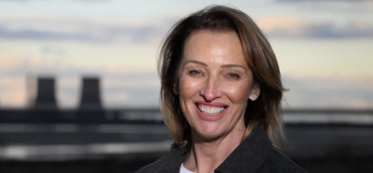 Enoughsenough00's tweet photo. 🚨Reform MP Sarah Pochin stood up in Parliament and fretted about the damage second homes do to rural communities.
Forty-eight hours later she bought an £800,000 second home in Wales.
Nothing says “I feel your pain” quite like snapping up a holiday bolt-hole the moment you’ve finished lecturing everyone else about the problem.