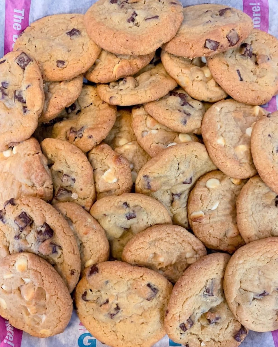 MiamiGrill's tweet photo. Soft, sweet, and loaded with chocolatey goodness ๐ช ๐ฅ Complete your Miami Grill meal with a cookie (or two ๐).
#MiamiGrill #SweetTreat #CookieLovers #DessertTime #MiamiEats https://t.co/66N2Dzcb4O