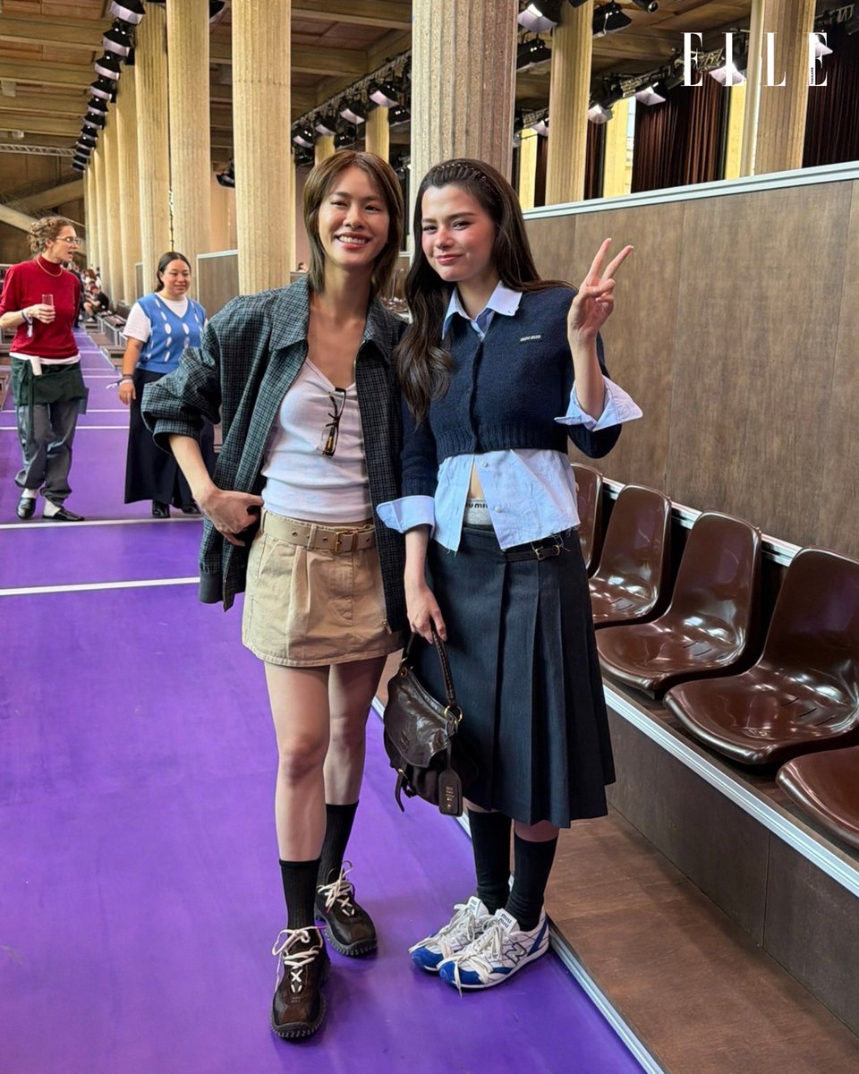 ELLEThailand's tweet photo. พี่คนสวยมาแล้ว! เปิดอีกหนึ่งโมเมนต์สุดเอ็กซ์คลูซีฟของ เอมี่ ทสร @emiamily และเบ็คกี้ รีเบคก้า @AngelssBecky ร่วมถ่ายภาพหลังจบโชว์ Miu Miu @MIUMIUofficial คอลเล็กชั่น Spring/Summer 2027 ที่ปารีสแฟชั่นวีค

#ELLEThailand
#MiuMiuSS27
#emiamily
#Beckysangels https://t.co/8DkWzbpjVp