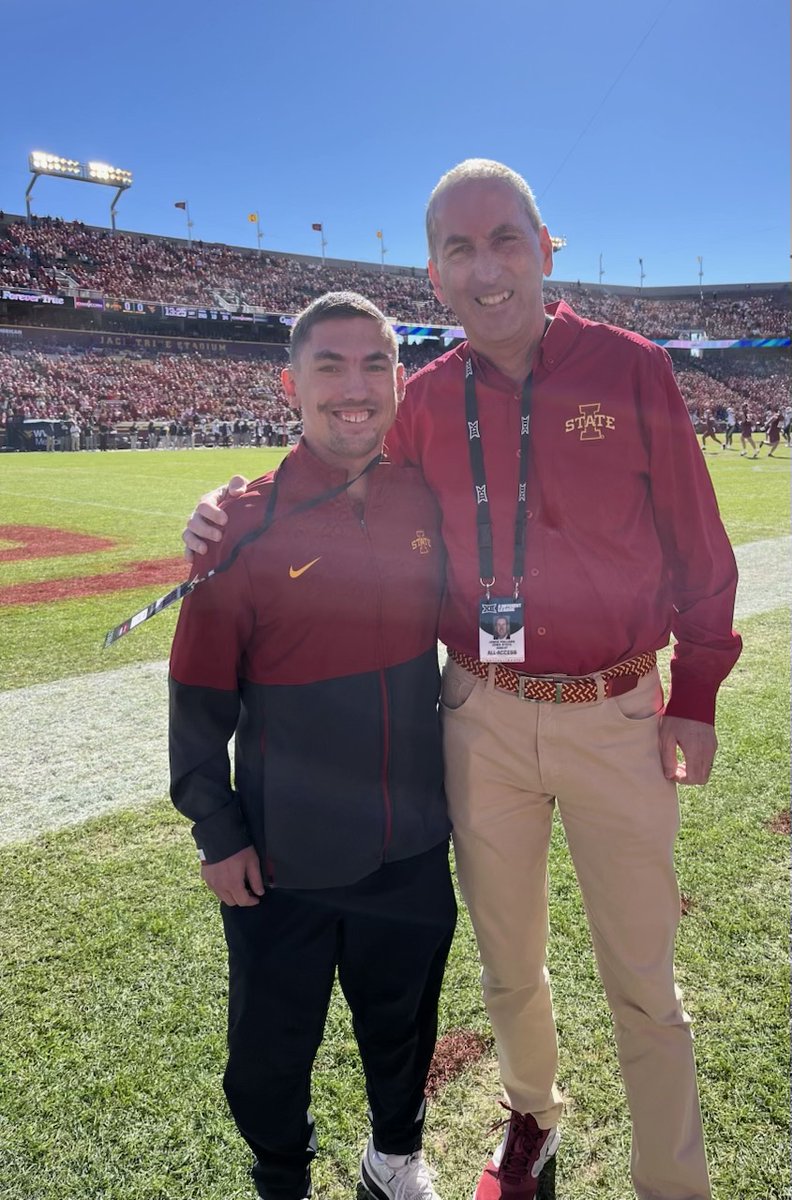 jpollard_3's tweet photo. Fun day in Ames yesterday! Congrats Dad on an amazing career! ❤️ @IASTATEAD https://t.co/Pbe84cZcqn