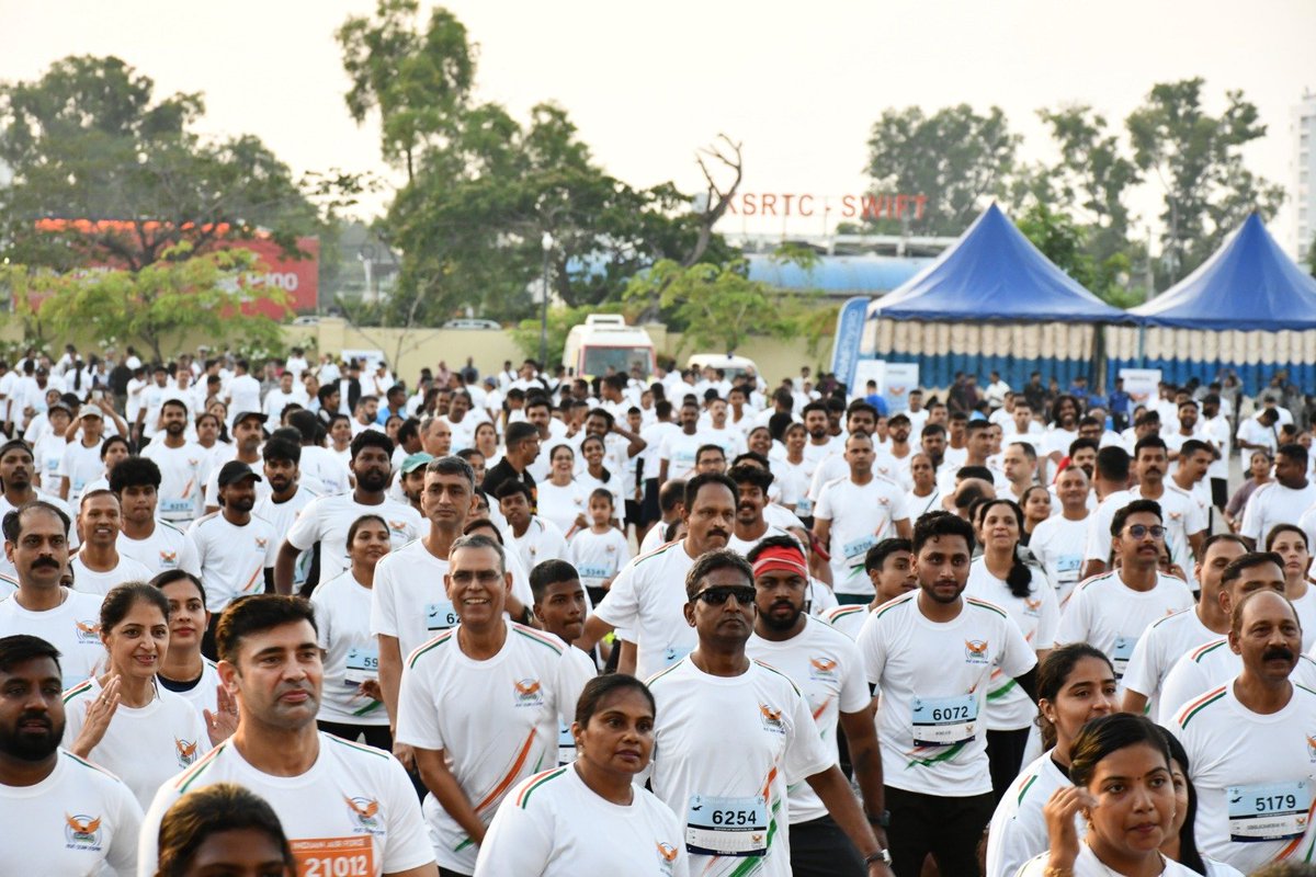 DefencePROTvm's tweet photo. The #SekhonIndianAirForceMarathon (SIM) 2026, a flagship fitness and outreach initiative of the #IndianAirForce was onducted at Thiruvananthapuram, by #SouthernAirCommannd .
The event commemorated the supreme sacrifice and exemplary valour of Flying Officer Nirmal Jit Singh Sekhon, PVC, the only recipient of the Param Vir Chakra from the Indian Air Force. 
The event was graced by Air Marshal Jasvir Singh Mann, AVSM, VM,  Air Officer Commanding-in-Chief, Southern Air Command. Renowned sportsperson Mr.Sangram Singh, an internationally acclaimed Wrestler, actor, Mixed Martial Art (MMA) fighter, motivational speaker and former World Wrestling Professionals (WWP) Commonwealth heavyweight  champion flagged off the 10 KM Run.  Mrs.Padmini Thomas, Arjuna Awardee, Asian Games medalist and Former President of the Kerala Sports Council and Mrs.K.C Lekha, Dhyan Chand Awardee, World Boxing champion also participated.

#MoD #Airforce #Navy
#Indianarmy
#Sainikschool
#NCC