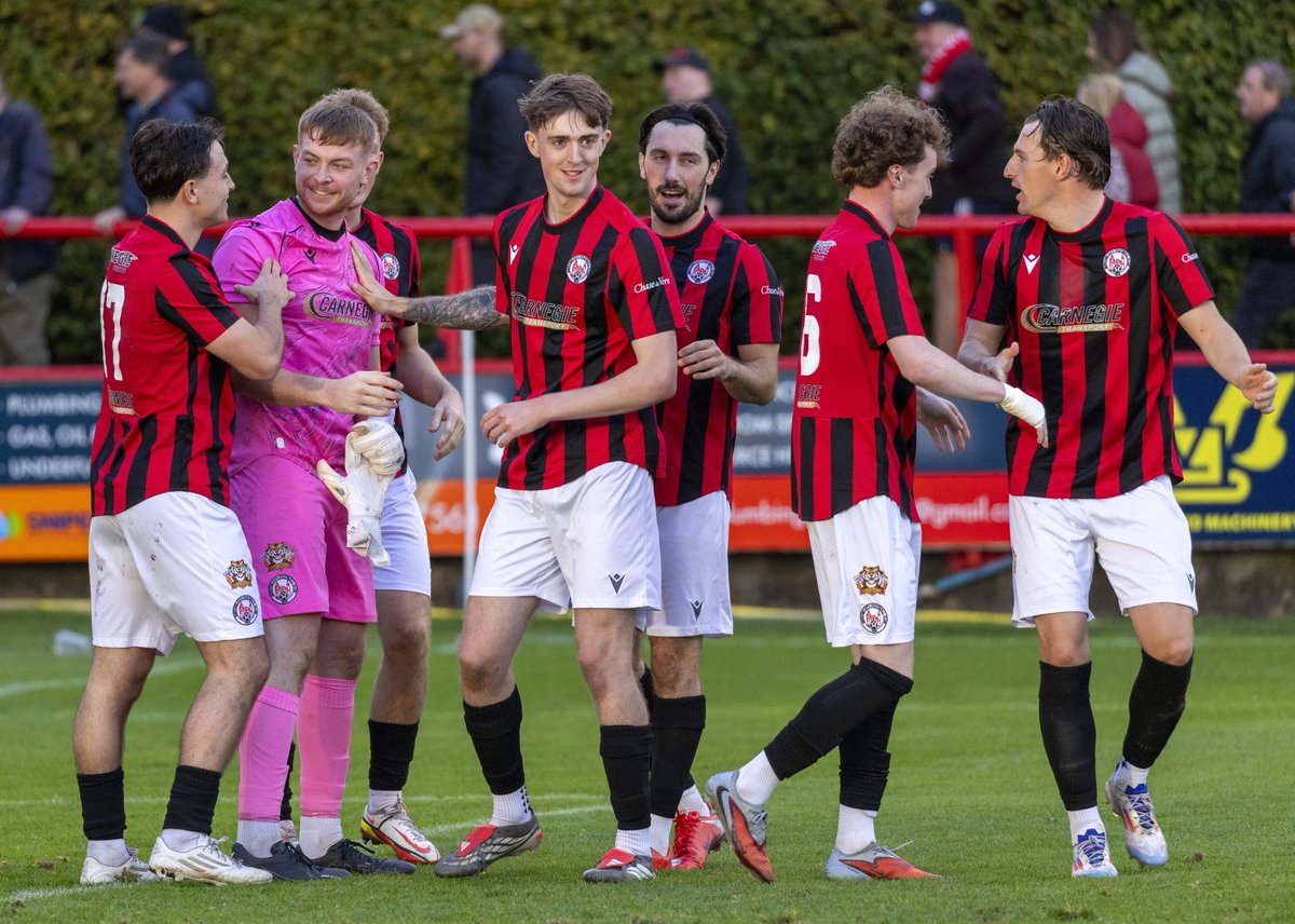 BrechinCityFC's tweet photo. 📸 Club Photographer Graeme Youngson captured the action from the dramatic Scottish Cup tie against @BuckieThistle yesterday afternoon. 

All images can be viewed on our Facebook page 👉🏽 https://t.co/5pvaKaCBa4 https://t.co/rvesf254mC