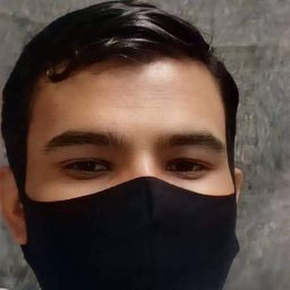 LGBTQIAPyw's tweet photo. @BartzDanil57353 @eucarollekker Vamos falar do seu?? Kkkkkkk

Realmente sem comentários 
A piada vem pronta https://t.co/eygaUPnTUn