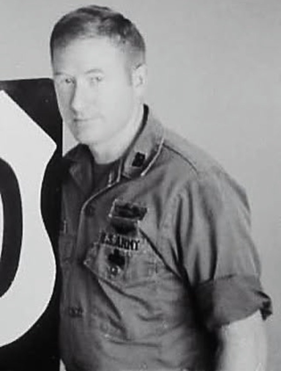 op_hawkeye's tweet photo. 10.4.1983 ~ CWO3 William βBillβ Tuttle πΊπΈ
#OpHawkeyeRemembers #WilliamTuttle #BillTuttle #SilverStar #BronzeStars (2) #PurpleHearts (2) #82ndAirborne #AATW #160thAviationBattalion #NSDQ #supportourSOFcommunity #Operation_Hawkeye
π https://t.co/H6Z5b2SIg3
π https://t.co/XRObbQbrKC
πhttps://t.co/aj8nBVTNwV
