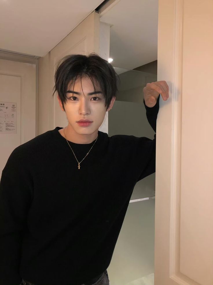 sseongpop's tweet photo. “why do you never share who in kpop would make a good couple!!”
idk guess why https://t.co/U082STPqn7