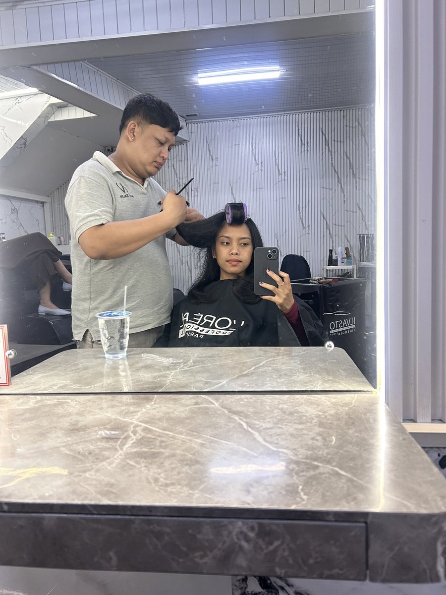mcflurrysss's tweet photo. rambut baru gengss🫰🏻
#buangsial https://t.co/4TFTjXEJ5Y