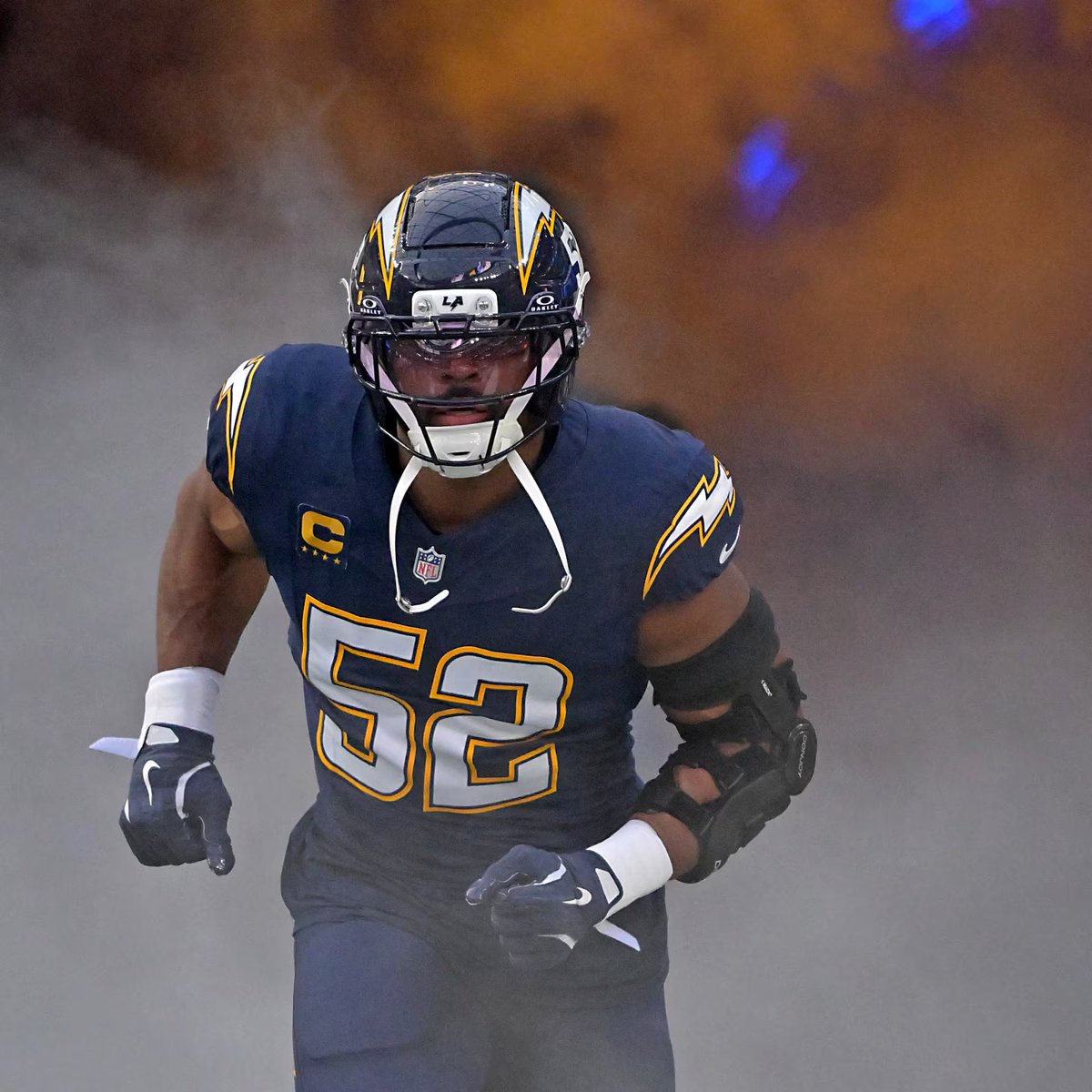 BoltsOnReal's tweet photo. Adam Schefter flags Khalil Mack as a potential trade name to monitor ahead of the deadline. https://t.co/nisHgZbirQ