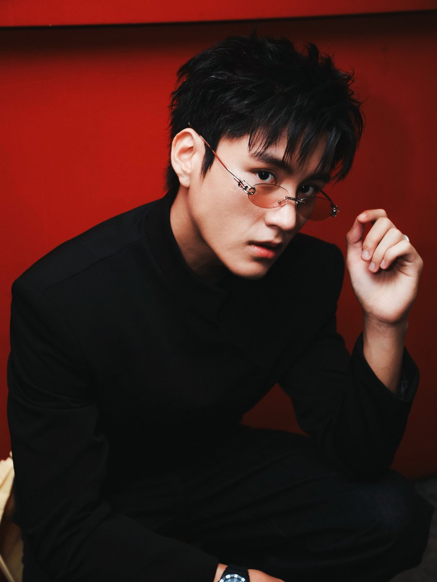 OfficialSaharat's tweet photo. แว่นมานี่มา หล่อมีเทสมากกก ☺️❤️‍🔥

IG : boomshhh
🔗 https://t.co/3Z99HiX2CQ

ฝากเพลง “แอบรัก (unsaid)” ด้วยค้าบบ

YouTube 💙
🔗 https://t.co/zbj8DokF5X

All Streaming Platform 🎧
🔗 https://t.co/fQz138wYgE

#แอบรักBoomSaharat 
#แอบรัก #UNSAID 
#BOOMSAHARAT 
#OneMusic https://t.co/kQX3Fi5NeZ