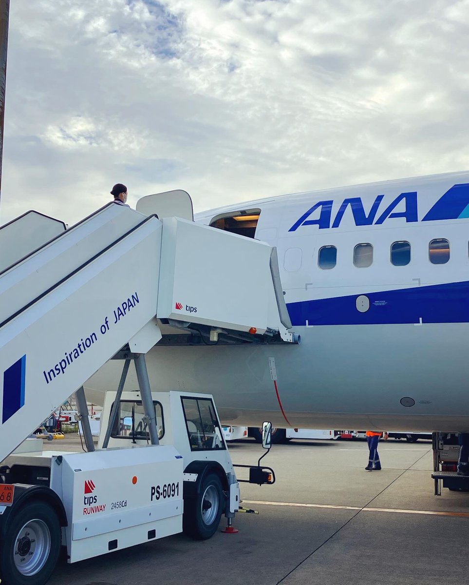 KPP_JL061's tweet photo. 【国内線】東京国際空港
#NH636 IWK HND 1340 1515
>> #機材繰りで遅延
・ 東京🗼には、30分の遅延で延着😋
#b738
#kpp
#全日空
#ランプバスで移動
#非常口座席
#岩国空港 https://t.co/gkUicYFtRU