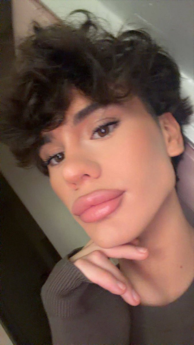Ryobabyy's tweet photo. are you into toned twinks? https://t.co/yzZm6DQyyv