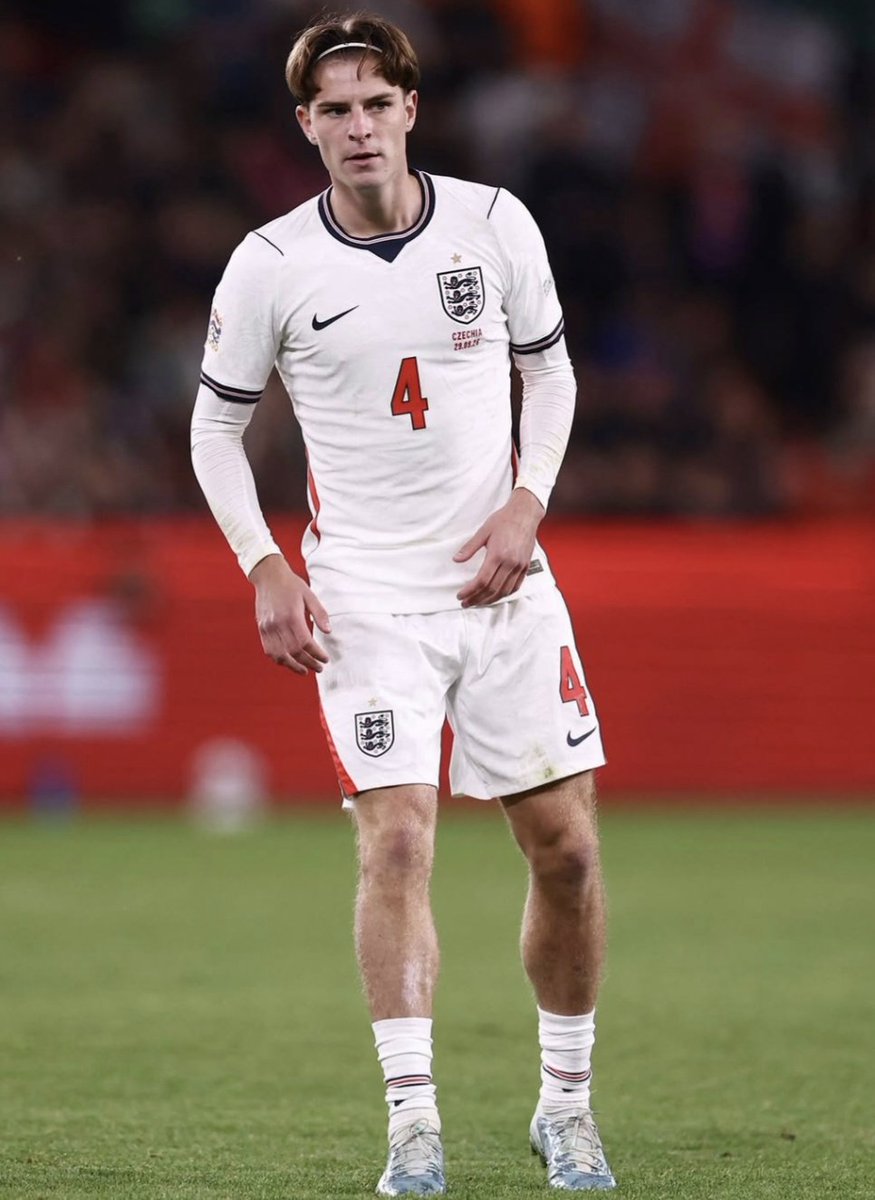 TheBlueDodger's tweet photo. 🚨 Having sold Enzo Fernández to Man City, midfield is an area Chelsea will look to strengthen both in January and next summer.

(@Matt_Law_DT) #CFC https://t.co/XPpqXbzXQD