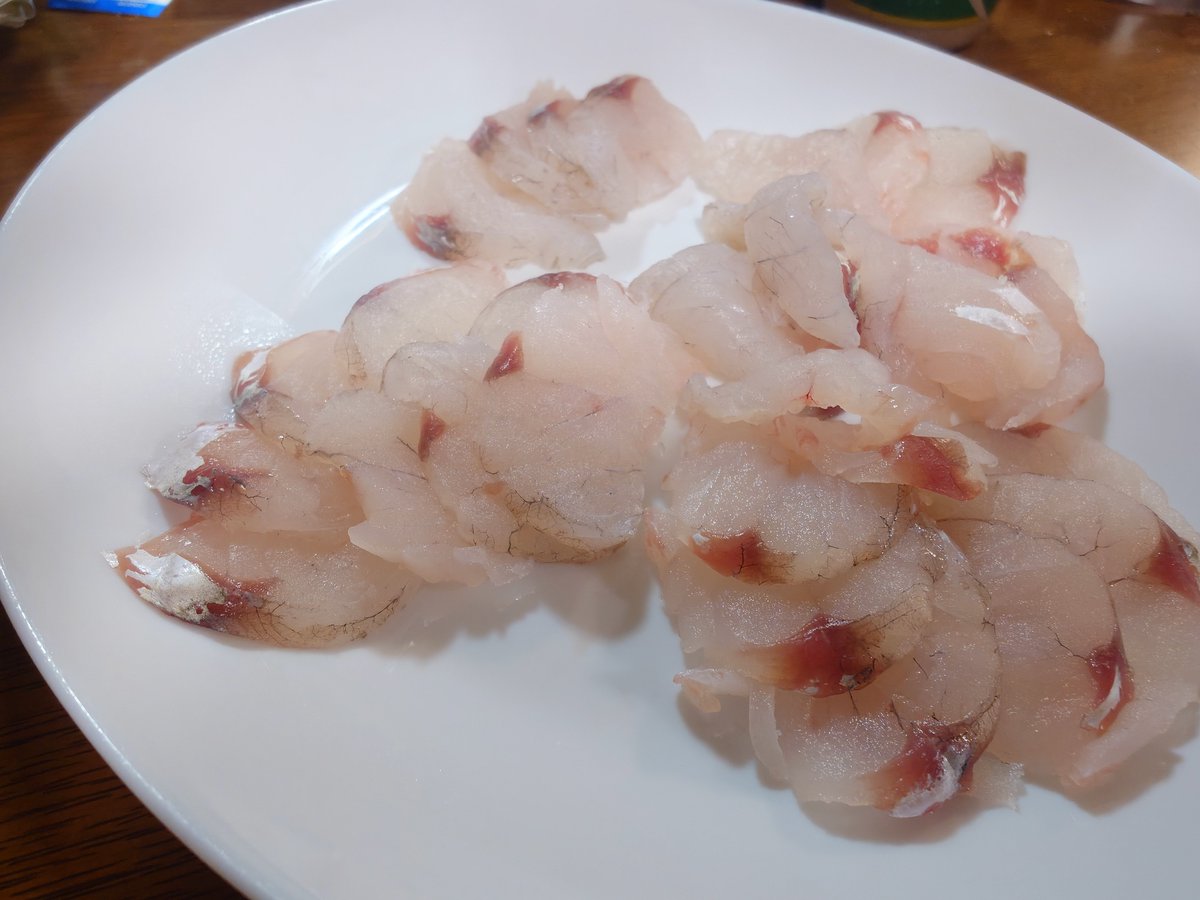 crawlinghenzin's tweet photo. マゴチの刺身、アラ汁、マゴチリで https://t.co/YaeaB8Sr0Z