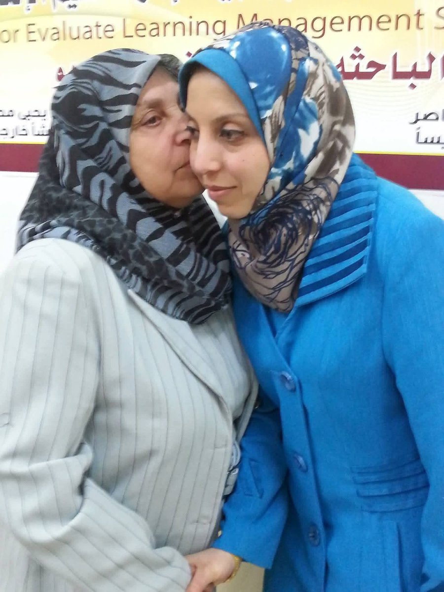 AlonLeeGreen's tweet photo. 2 אמהות ו-2 בנותיהן נהרגו אתמול בהפצצה של חיל האוויר הישראלי בעזה. איזה ערוץ חשדות שידר על זה כתבה? איזה אתר העלה על זה ידיעה? החיים שלהן עד כדי כך שקופים ולא קיימים בעינינו בישראל שאפשר להרוג ולהרוג, עשרות אלפי חפים מפשע, מבלי שיאמר על זה כאן מילה? בושה.

ואז נבכה על הסרט נז״א https://t.co/PZhllsPolA