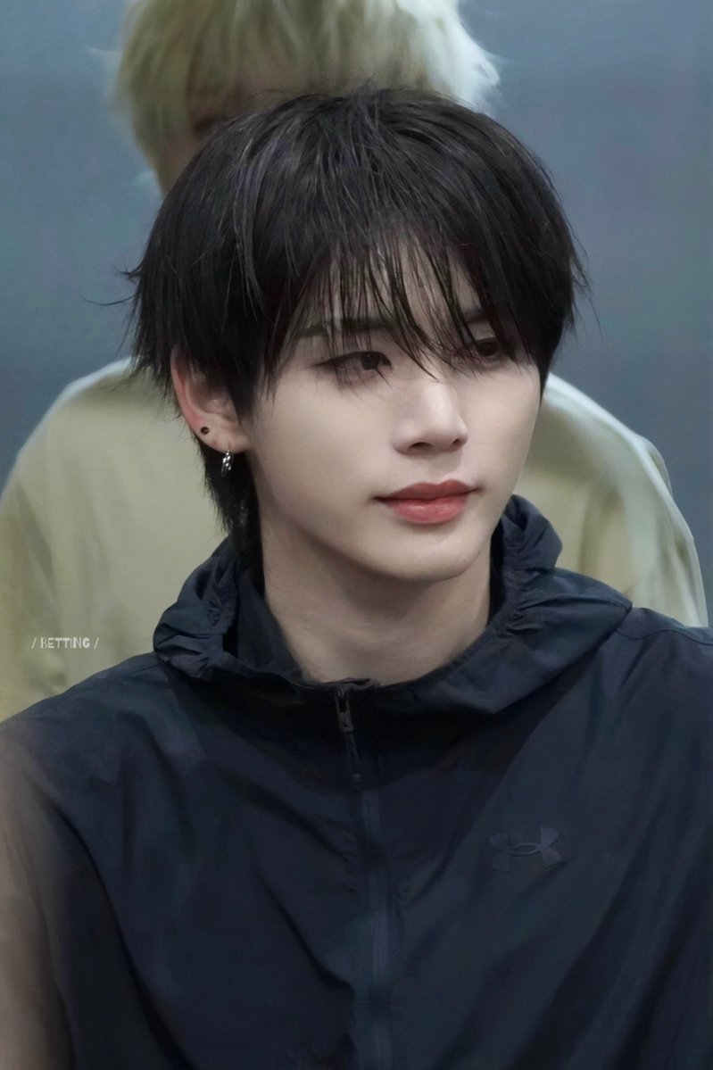 BettingOn0810's tweet photo. 261004 블드미

🙂☺️🤨🧐

#BOYNEXTDOOR #보이넥스트도어
#TAESAN #태산 https://t.co/ZfLqVLI8in