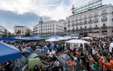 realMJThompson's tweet photo. 💣🚨BREAKING🇪🇸

Thousands of people celebrating Alonso’s P8 in Madrid

Some are even going to camp until Honda gets more HP out of their engine

ALONSOMANIA IN MADRID https://t.co/3DoKYBWaR4