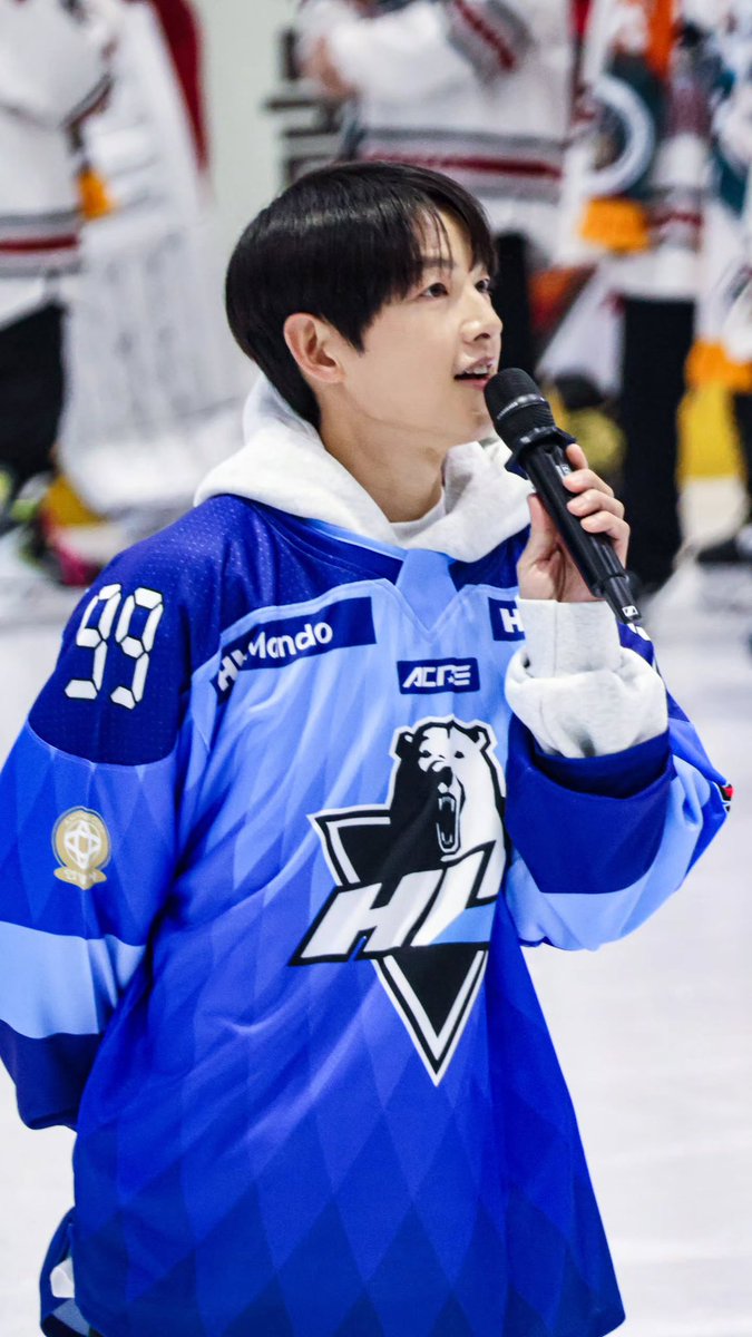 erenmiex's tweet photo. the level of his handsomeness is actually unreal… https://t.co/fdfOwstXgm