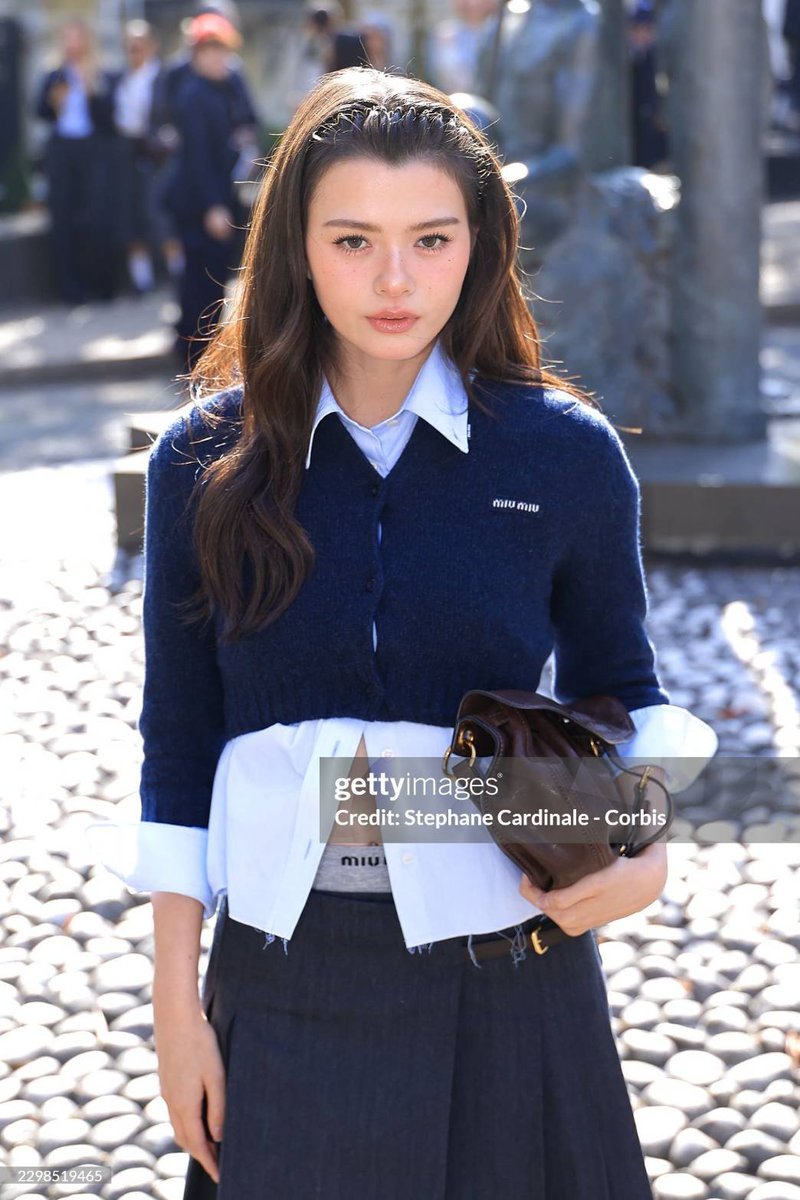TrendForFB's tweet photo. คนสวยละมุนละไม ไม่เคยตายกล้อง gettyimages จริง ๆ 😍🤏🏻

@AngelssBecky @MIUMIUofficial

REBECCA X MIU MIU PFWSS27
#MiuMiuSS27xBecky
#MiuMiuPFWxBecky
#MiuMiuSS27 
#beckysangels #BeckyArmstrong https://t.co/BdNEJv0fj5