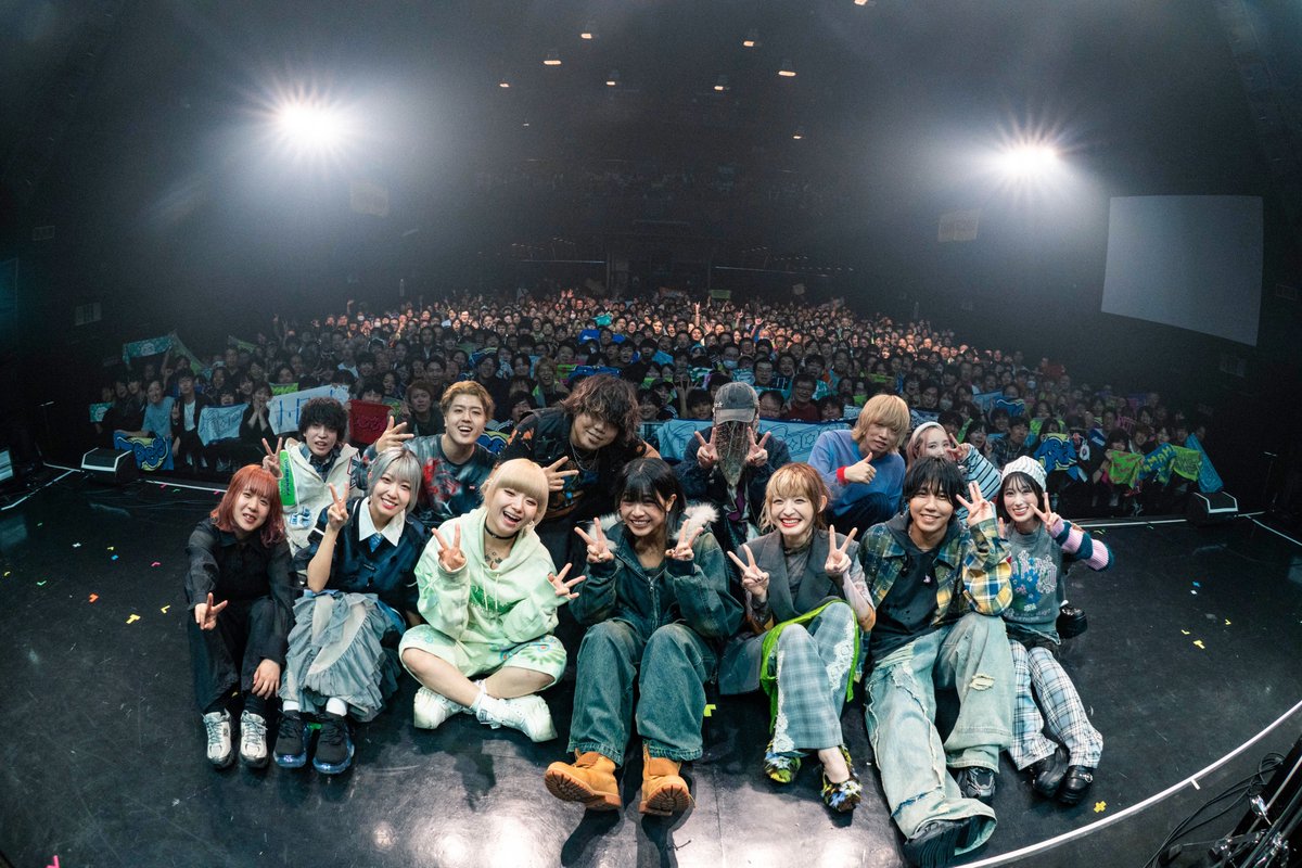 Aooo_band's tweet photo. TOWER RECORDS
“NO MUSIC, NO LIFE.” present UNFRAMED
— 30th Anniversary Live Series —

ご来場ありがとうございました！

北海道の皆さんと久しぶりにライブでお会いできました🙌

そしてAooo、本日より新衣装です✨

またライブでお会いしましょう！

1枚目：photo by Yu Hashimoto

#Aooo #UNFRAMED_LIVE #NOMUSICNOLIFE