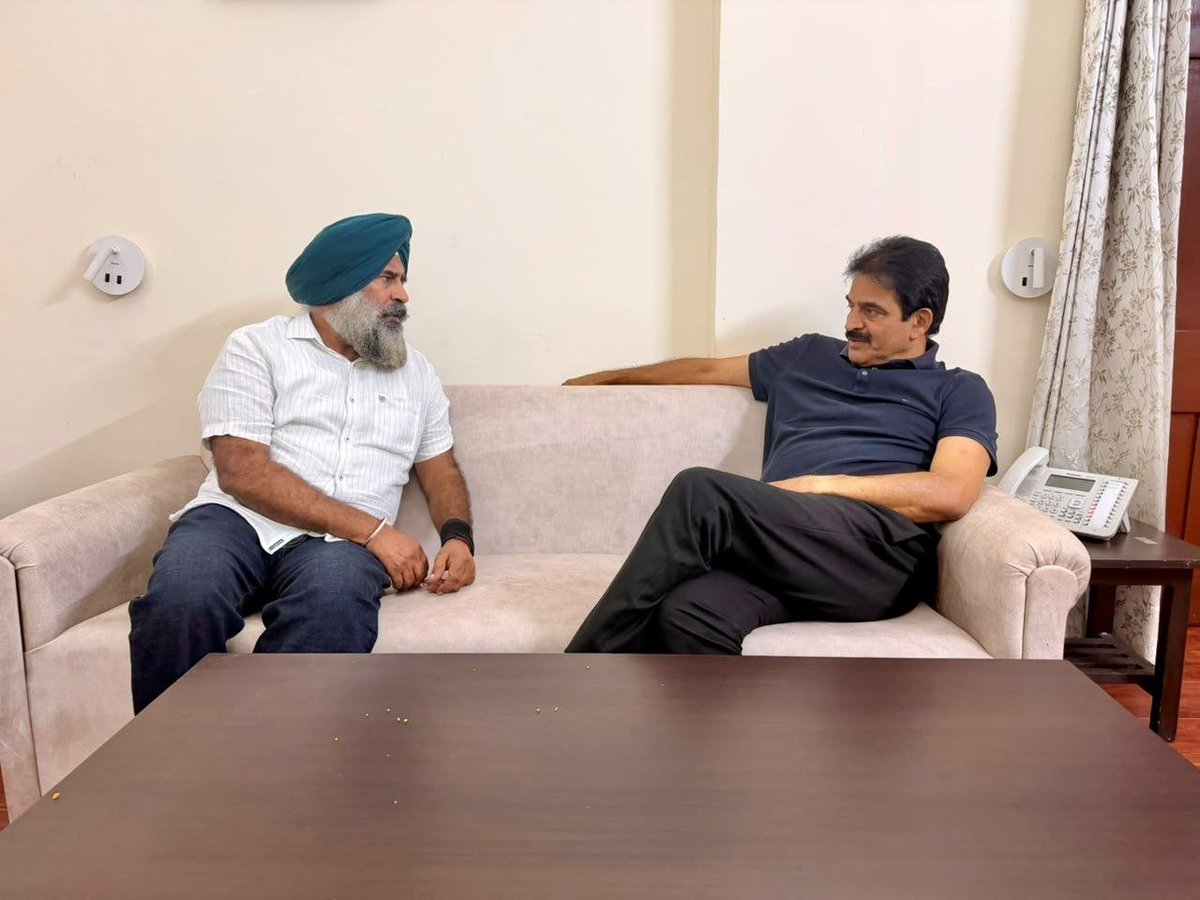 PargatSOfficial's tweet photo. Met Shri K.C. Venugopal Ji, AICC General Secretary (Organisation).

Had a detailed discussion on strengthening the Congress organisation and taking forward the party’s work in Punjab. #Punjab #Congress https://t.co/wZNiMgESAD