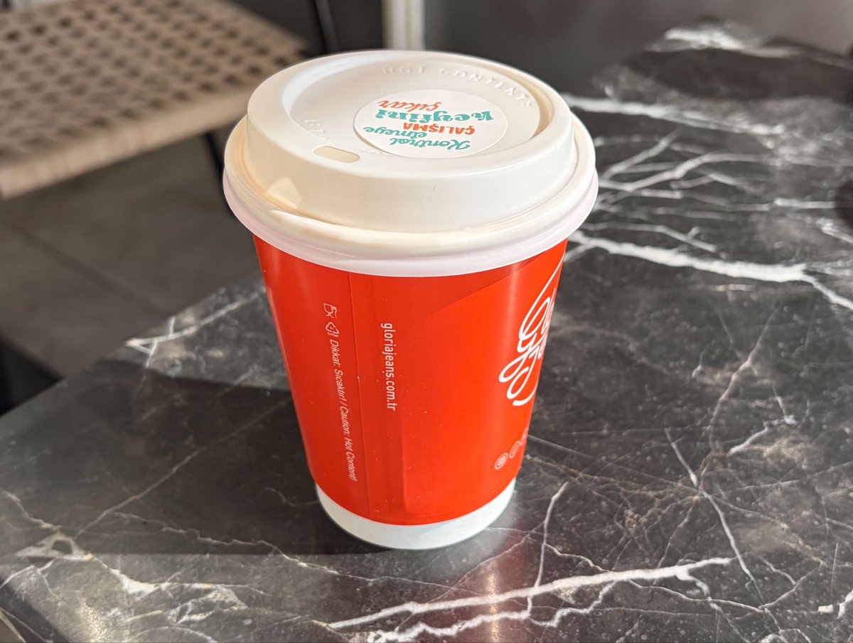 oneofego's tweet photo. biscoff latte sonbaharda favorim https://t.co/QfsRdmBcr1