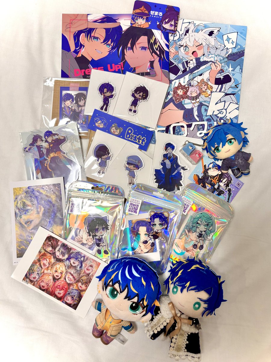 siachun_'s tweet photo. 初めて友達と日本のホロクルに参加しました！
たくさんグッズを買えて嬉しい🥰💖 https://t.co/lqBCop9bUu