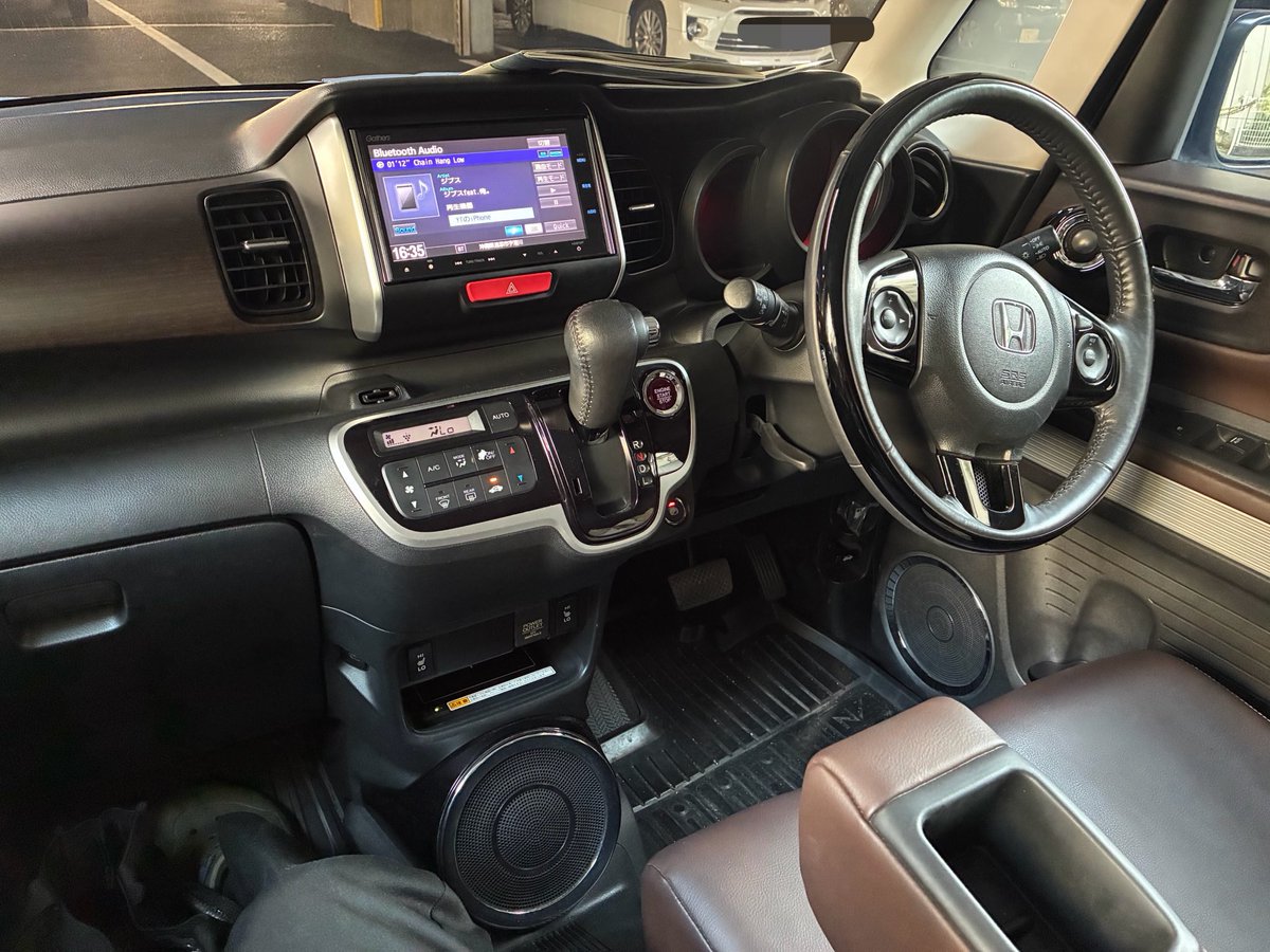 Kinjou__'s tweet photo. Nスラ少し乗らせてもらった
なんか凝ってる車くらいの認識だったけど凝りすぎでした
低音ちゃんと聴こえるしトリムにレザー貼られてるなんて思ってなかった
欲しくなる🙃 https://t.co/6vSjbPoMYT