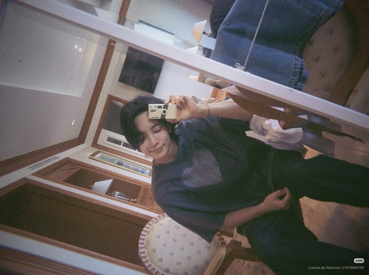 everydayIight's tweet photo. tried to cook something today but #failed terribly despite having to spend 3 hours++ at the kitchen BUT on the day he discharged (i think) i baked some cookies and put 🐰 stickers on it as i thought of him 💭 love yew and your perfectly punchable face as always jeonghan ♡ https://t.co/76rT0zk0dY