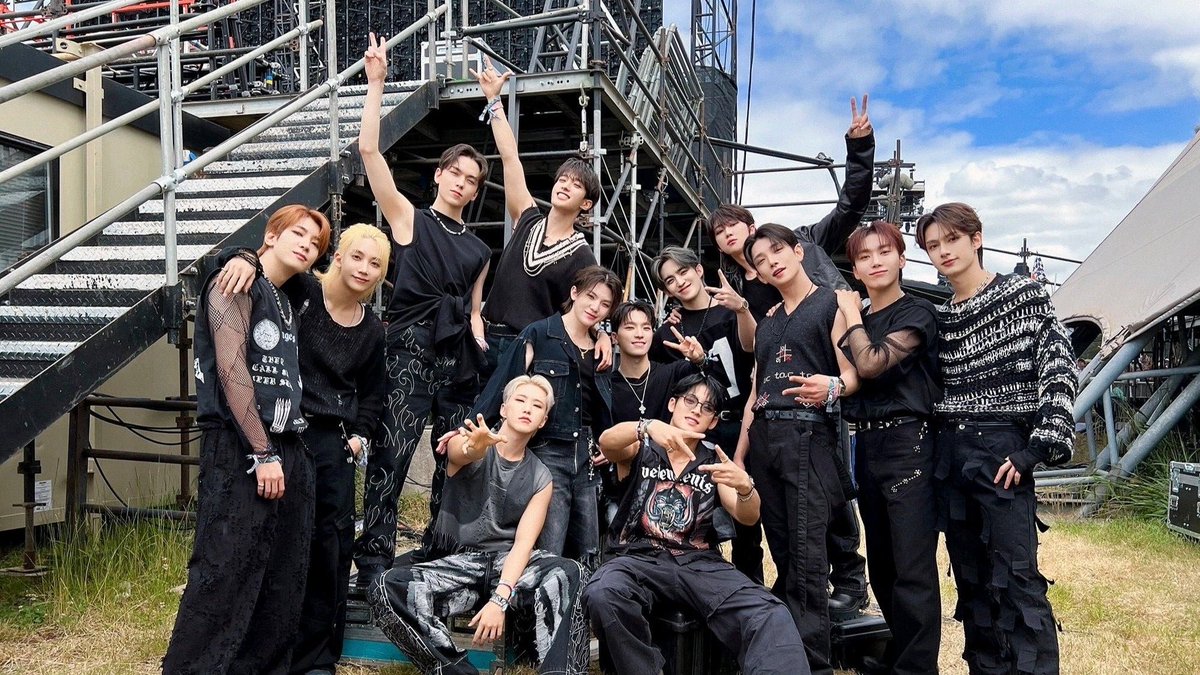 itohanihe's tweet photo. 改めてセブチのオンマこと愛されジョンハンさん誕生日おめでとう👼💕
ジョンハン、セブチのおかげで現実がしんどくても辛くても生きることができてます
私の人生に色をつけてくれて未来に光を照らしてくれてありがとう
一旦13人に会う2028年まで頑張って生きていきます‼️ https://t.co/g8IPtfzqRe