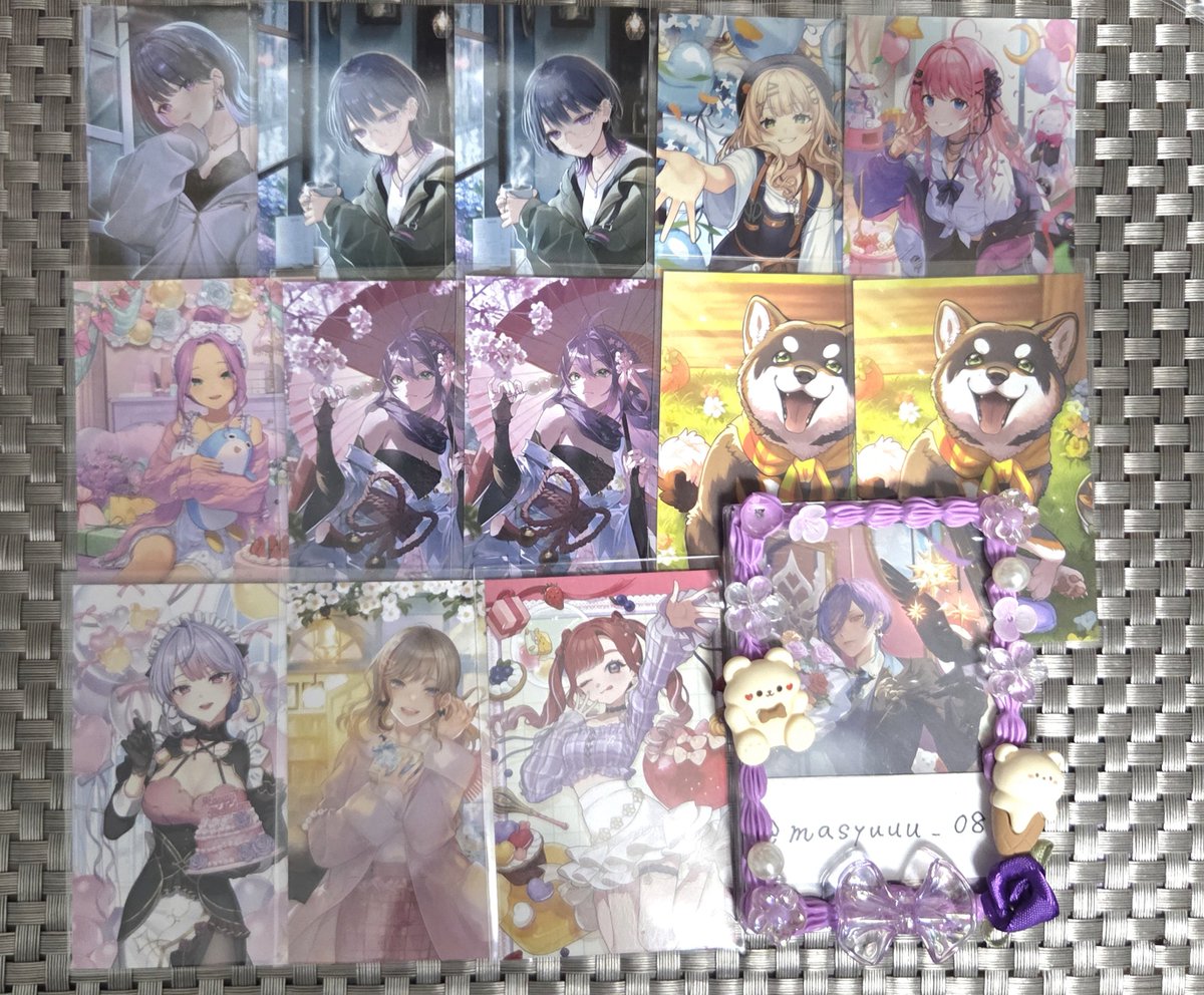 masyuuu__08's tweet photo. 【交換】にじさんじ にじストア6周年メモリアルグッズ Bグループ ノスタルジアコレクション2026 2025  Another Style Goods vol.1 チェキ風カード

譲)画像1.2.3

求)画像4

郵送交換     🚹は同種交換のみ
画像3の差額気にしません
🚺含む交換の方優先
お気軽にお声掛けください🙇🏻‍♀️´- https://t.co/NlImGO0w3r