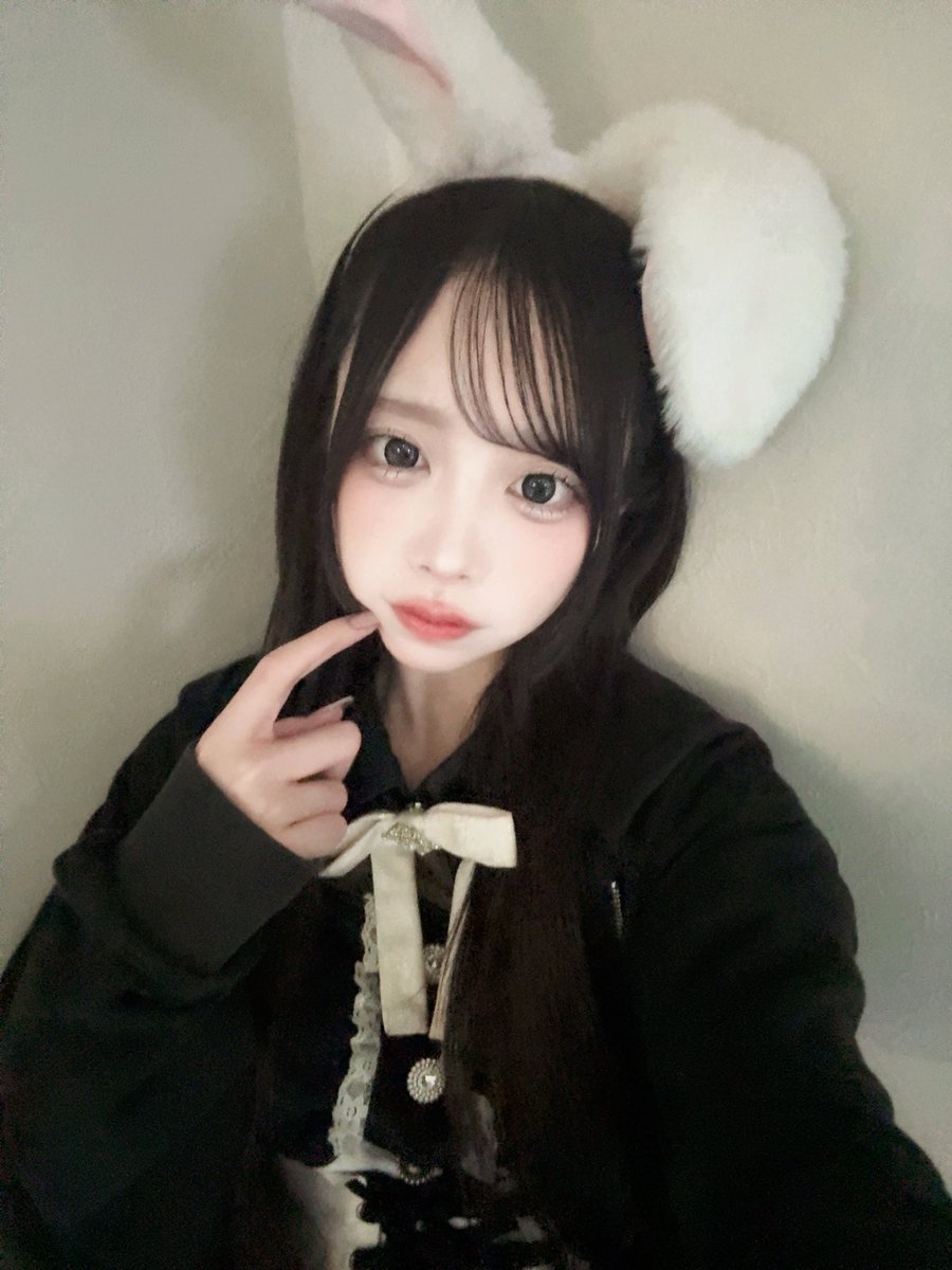 xxs2_s2_'s tweet photo. 2時まで！10月前半は今日と12日20:30~2:00だけです😭会えたらうれしいぃ
 #コンカフェ #ミナミ #大阪 #自撮り界隈 https://t.co/PDl1U2Rm2n