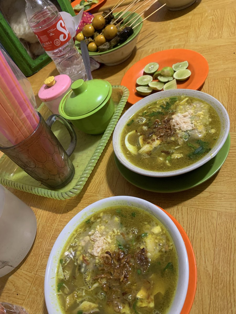 l04dv33rs_'s tweet photo. soto lamongan selalu top 1 memang https://t.co/rark6WseTc