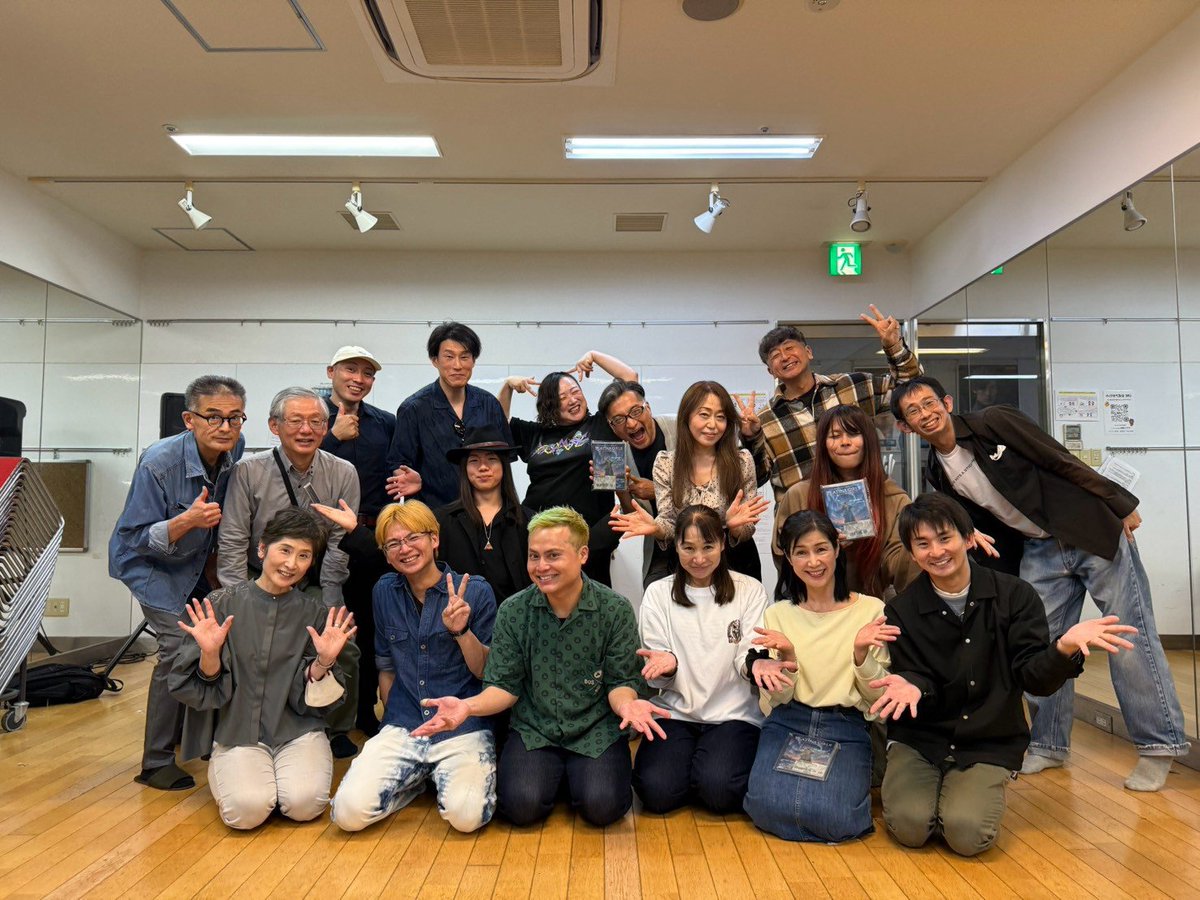 NamitoFujlse's tweet photo. 舞台「PLATINA GIRLS」
反省会でした！！

これにて本当に終演。

さようなら、またいつか！

#PLATINAGIRLS
#劇団イヴァノヴィッチ https://t.co/BJ0Tca3LoN