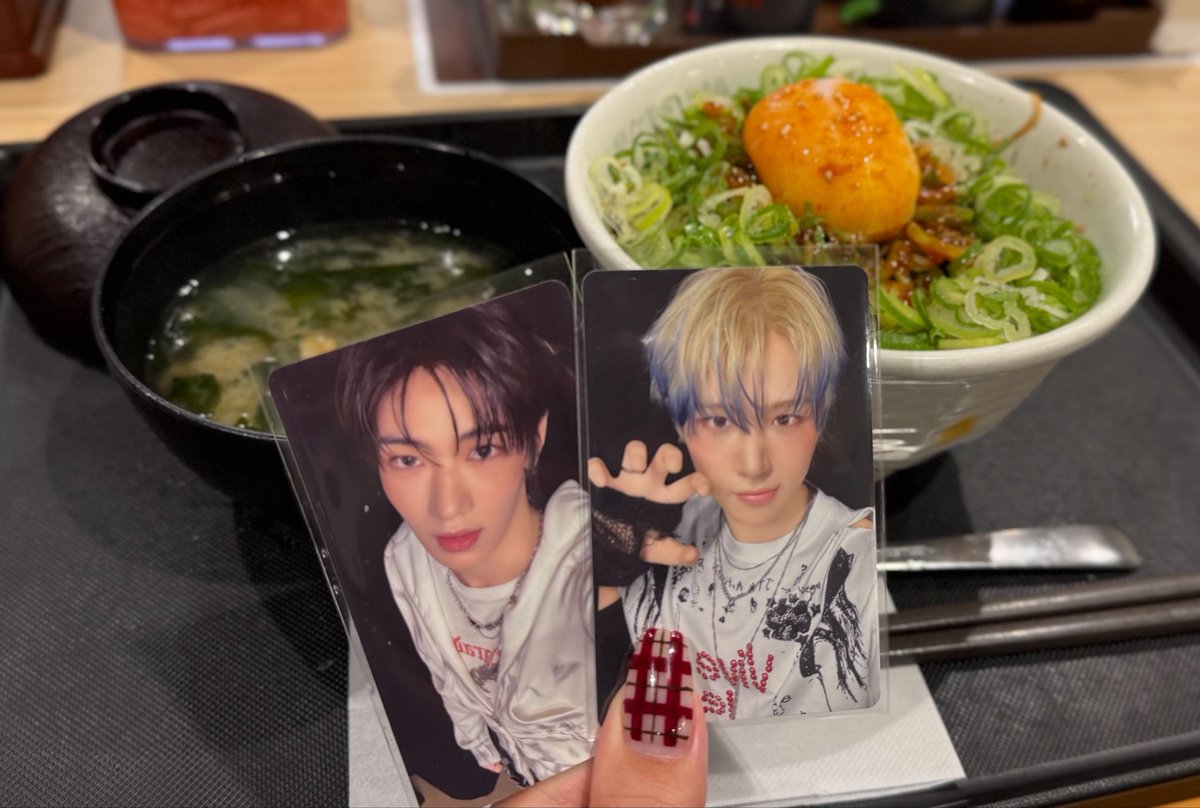scheech0_'s tweet photo. しふぁんあてぃく、松屋だよ https://t.co/ceYmeyNL3c